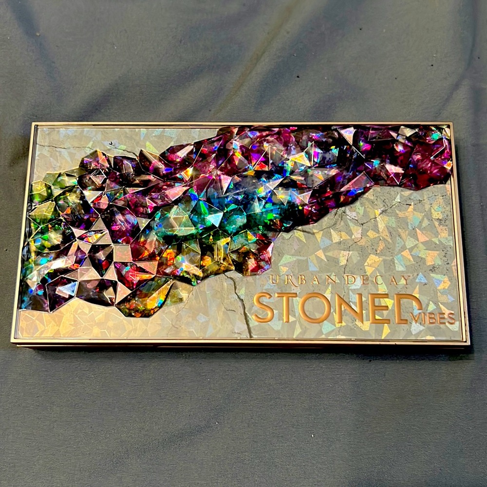Urban decay stoned vibes palette